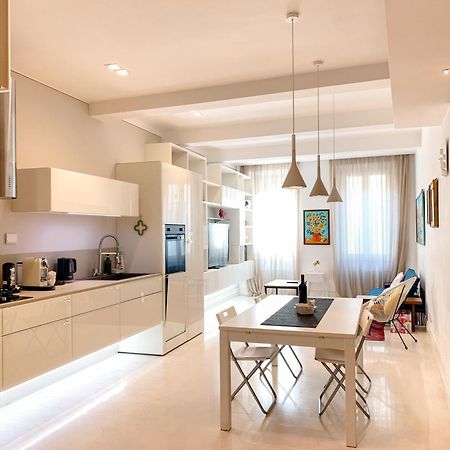 The Duomo Exclusive -43 Passi Dal Duomo- Apartment Firenze Bagian luar foto