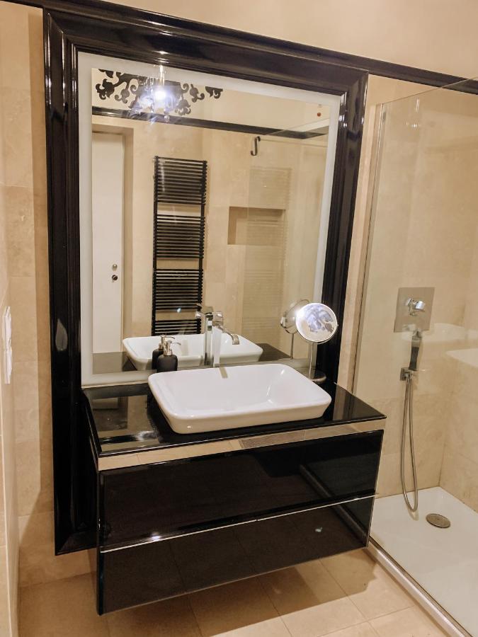 The Duomo Exclusive -43 Passi Dal Duomo- Apartment Firenze Bagian luar foto