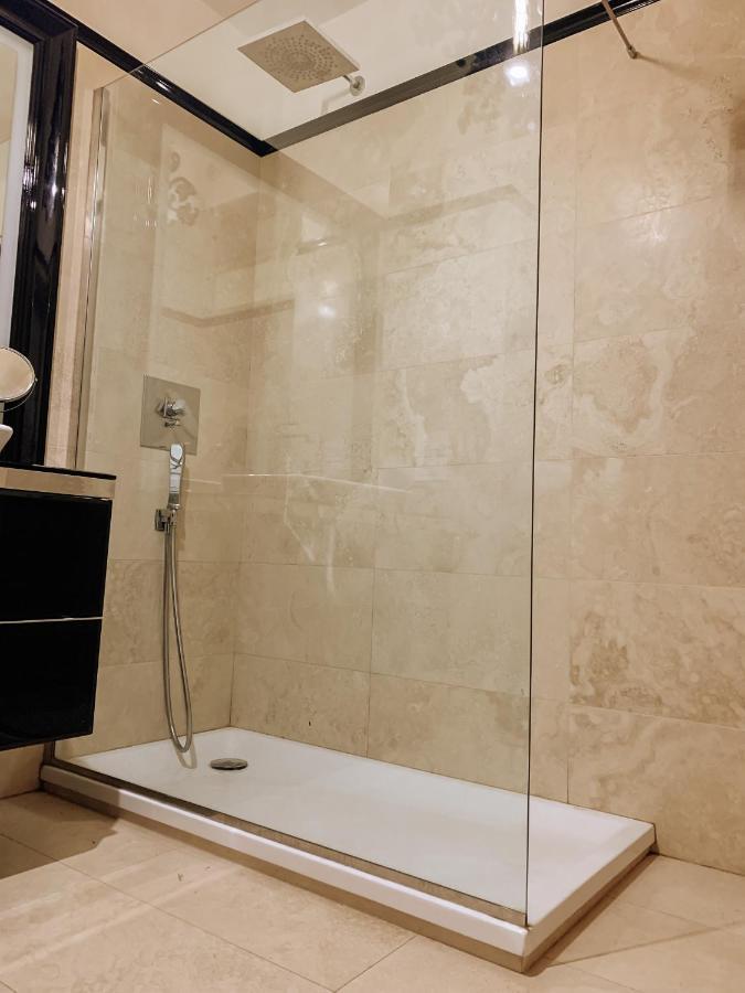 The Duomo Exclusive -43 Passi Dal Duomo- Apartment Firenze Bagian luar foto