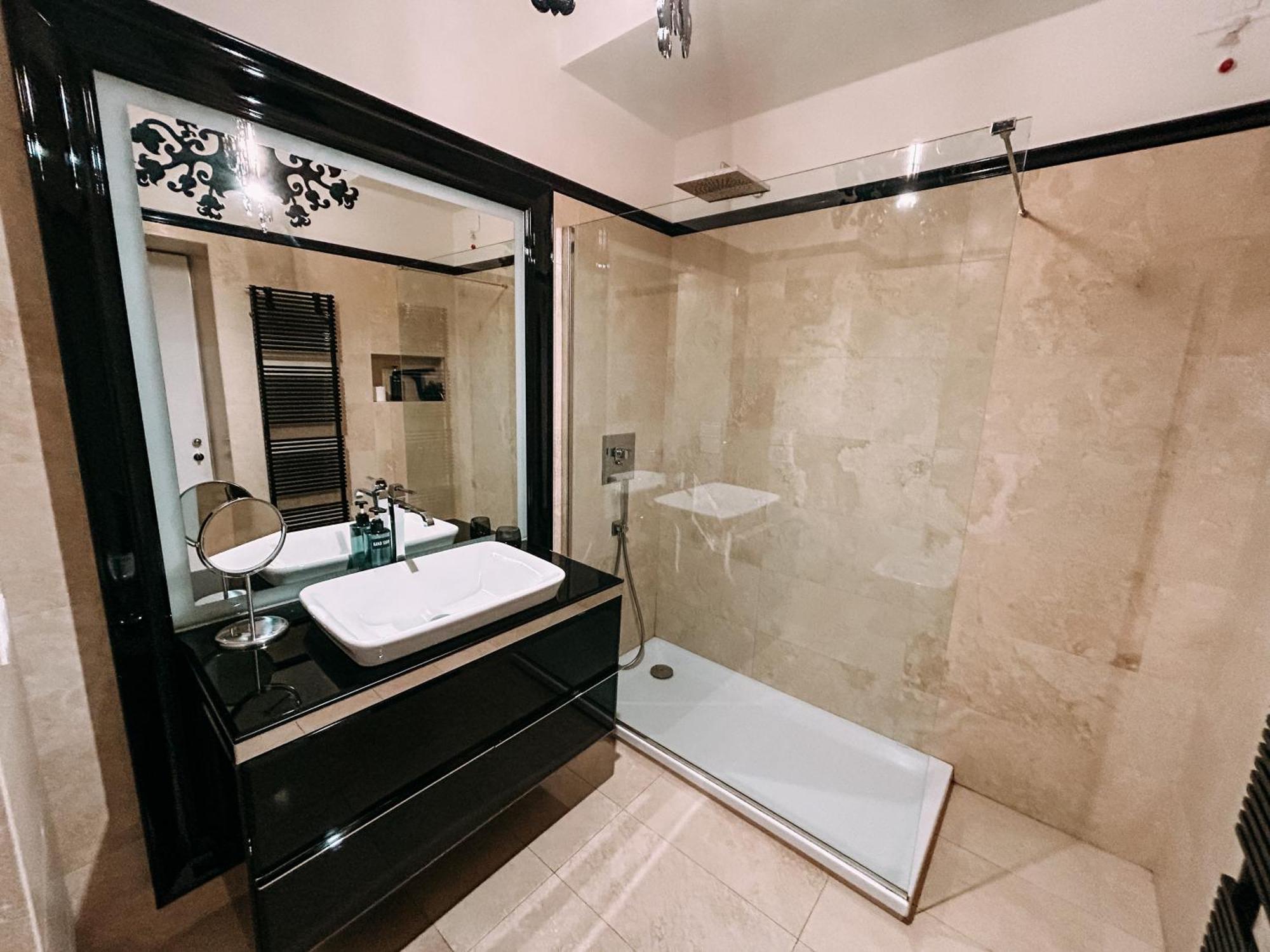 The Duomo Exclusive -43 Passi Dal Duomo- Apartment Firenze Bagian luar foto