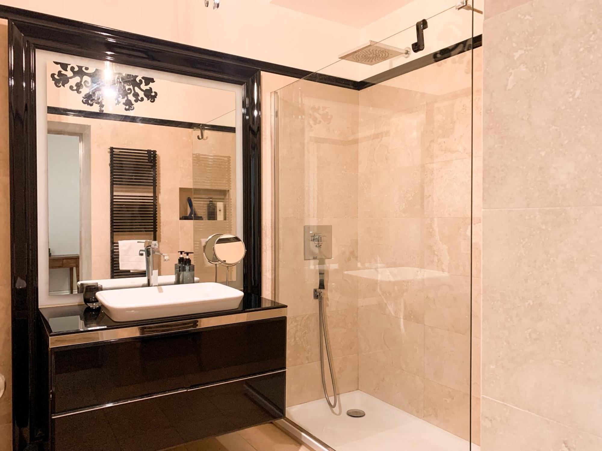 The Duomo Exclusive -43 Passi Dal Duomo- Apartment Firenze Bagian luar foto